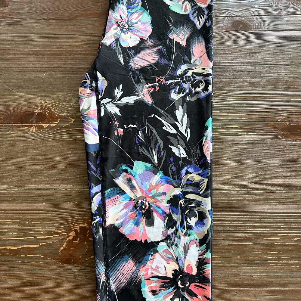 Fabletics workout pants - Picture 2 of 3